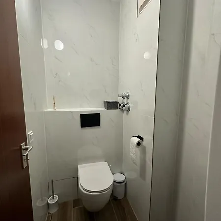 Renovated In The Zooviertel Apartment *