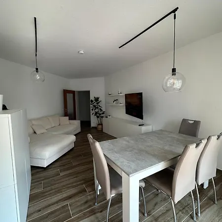 Renovated In The Zooviertel Apartment